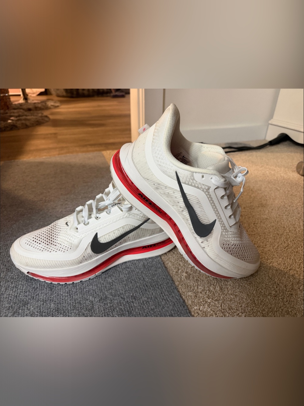 Nike Mens Pegasus Premium Air Zoom Athletic Shoes White Red Black Swoosh Size 12